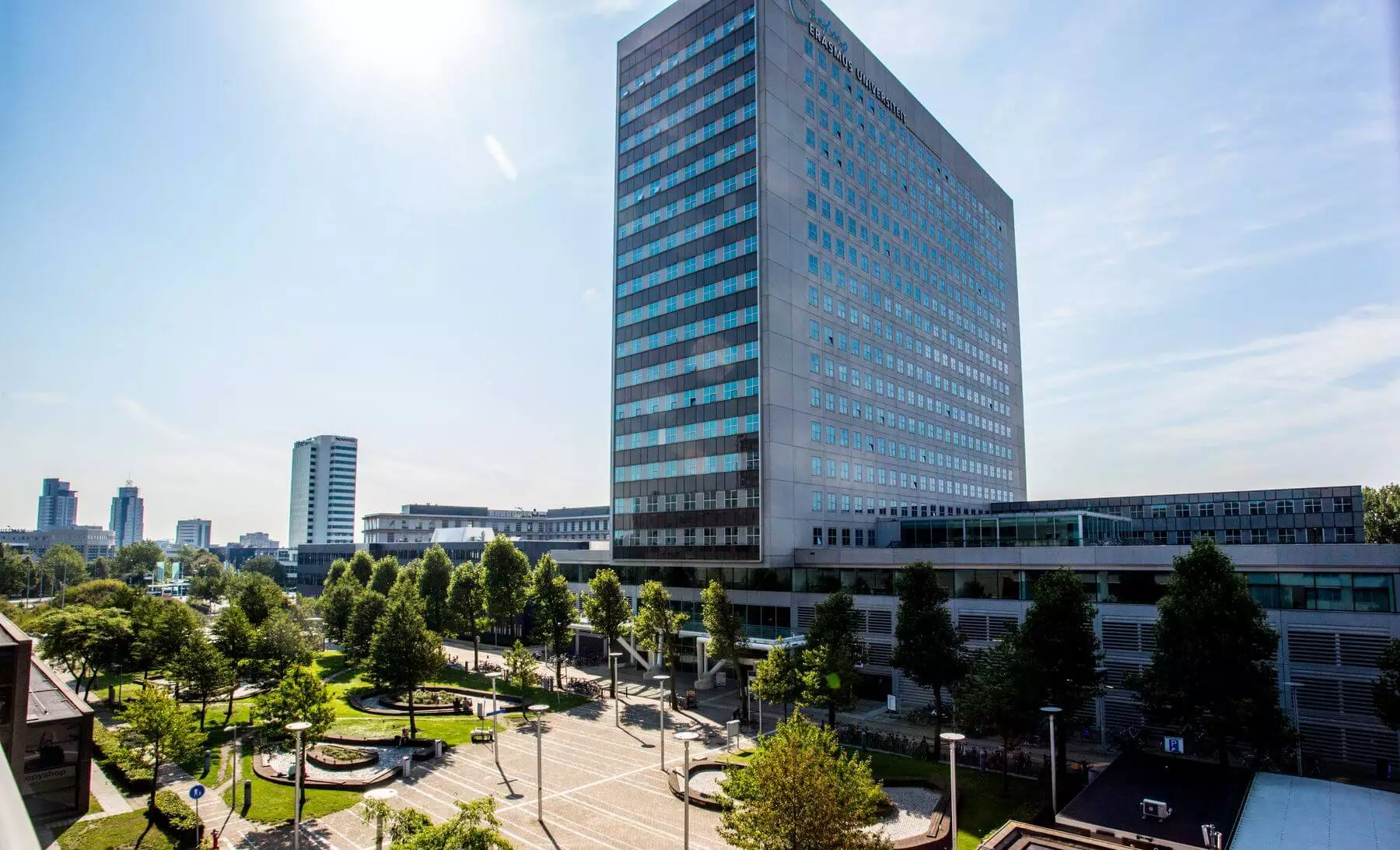 Rotterdam_School_of_Management_Erasmus_University_Campus_summer_